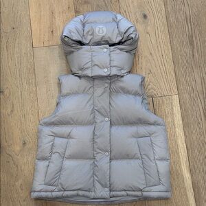 Lulu Lemon Gray Puffer Vest with Hood. Excellent condition!